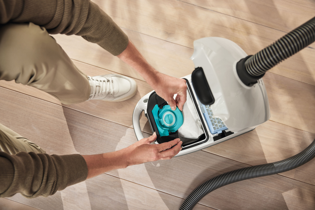 Miele Guard S1 Junior Red — ComfortFit bag system