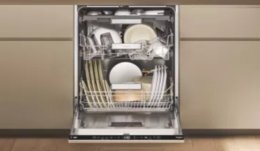 Whirlpool MaxiSpace tub design