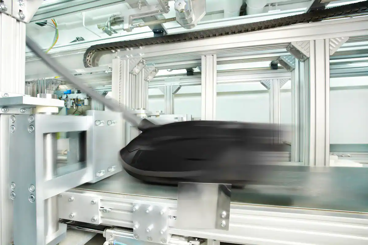 Miele Guard L1 Red Pulse — premium design Ruby Red